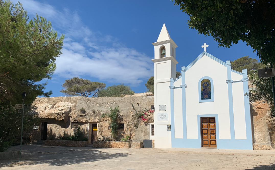 Il Santuario di Cala Madonna tra devozione e storia