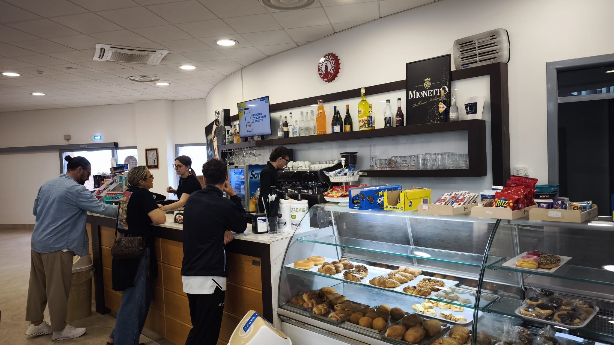 Dusa Caffè – Il Bar dell’aeroporto — foto 3