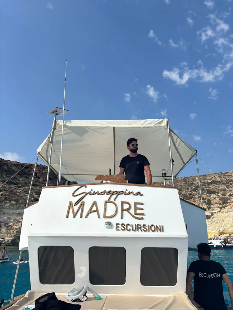 Giuseppina Madre: il mare di Lampedusa vissuto a bordo di un antico peschereccio — foto 4