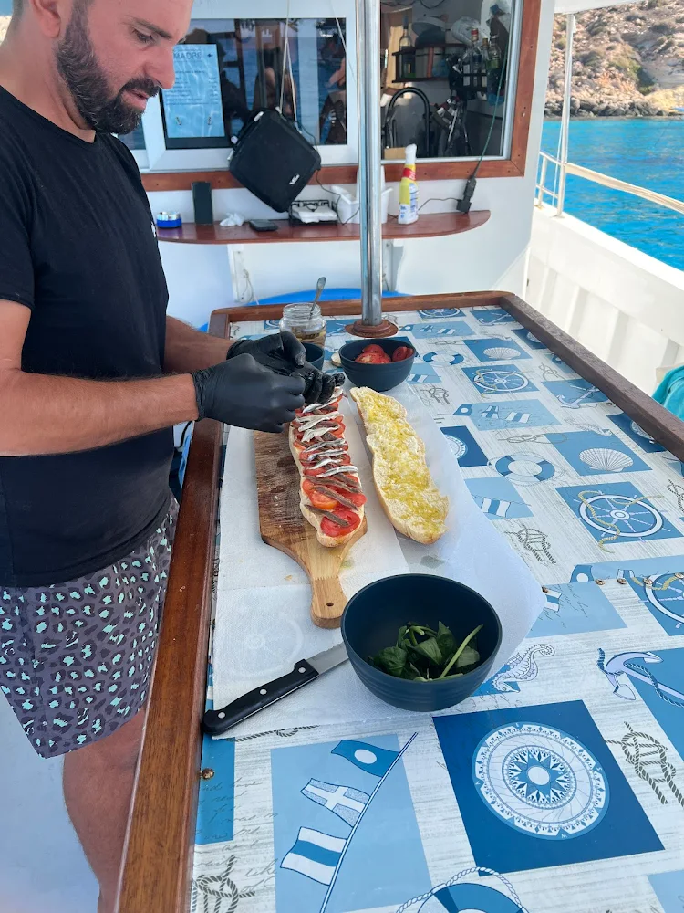 Giuseppina Madre: il mare di Lampedusa vissuto a bordo di un antico peschereccio — foto 9