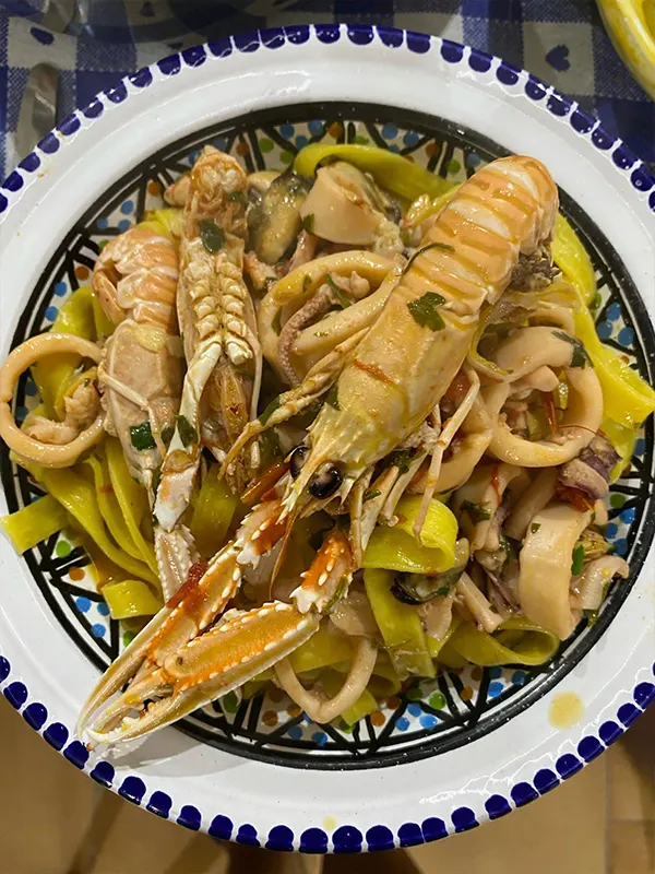 Gita in barca con Nino Paranzoto: mare cristallino, pranzo a bordo e tanta simpatia — foto 9