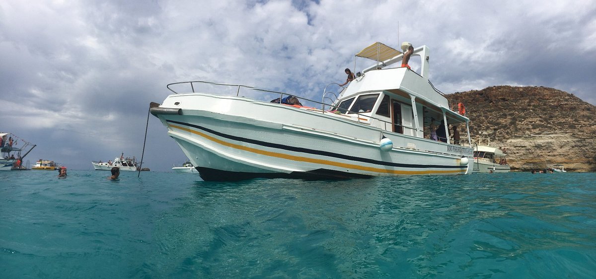 Gita in barca con Nino Paranzoto: mare cristallino, pranzo a bordo e tanta simpatia — foto 15
