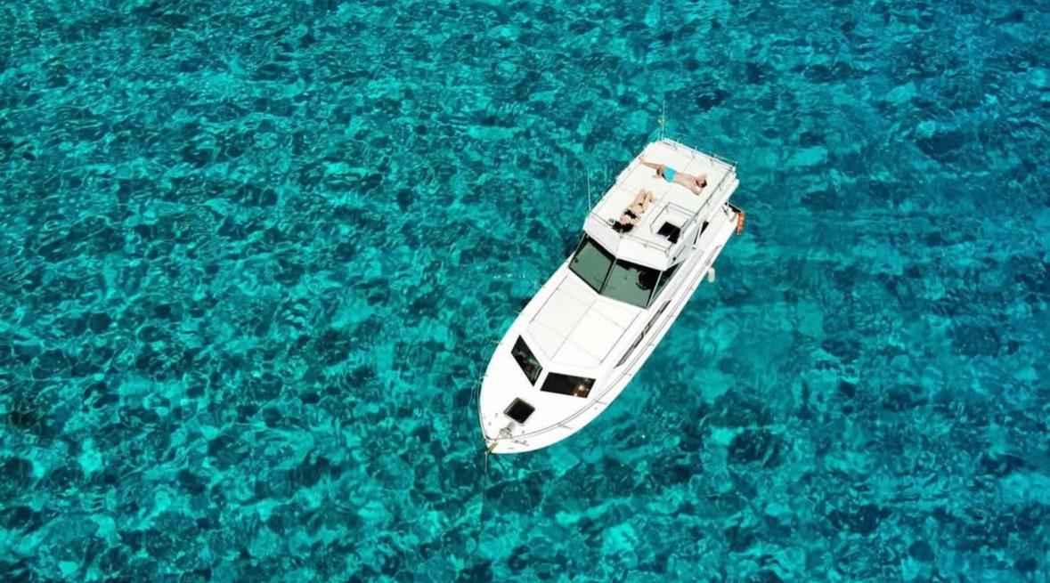 Barca Rayo del Sol: emozioni autentiche tra le meraviglie di Lampedusa — foto 3