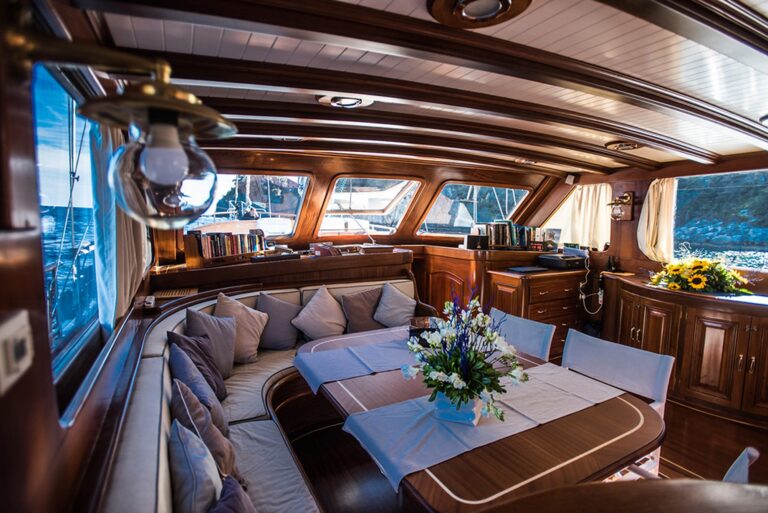 Caicco Silver Star 2: vivere Lampedusa dal mare tra comfort, eleganza e sapori autentici — foto 8