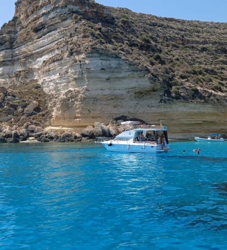 Piccoli gruppi, grandi emozioni: vivi Lampedusa con la barca Smith — foto 11