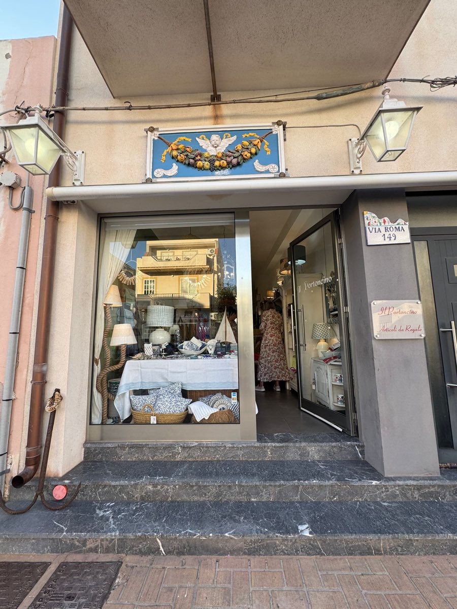 Il Portoncino, un Accogliente Negozio — foto 2