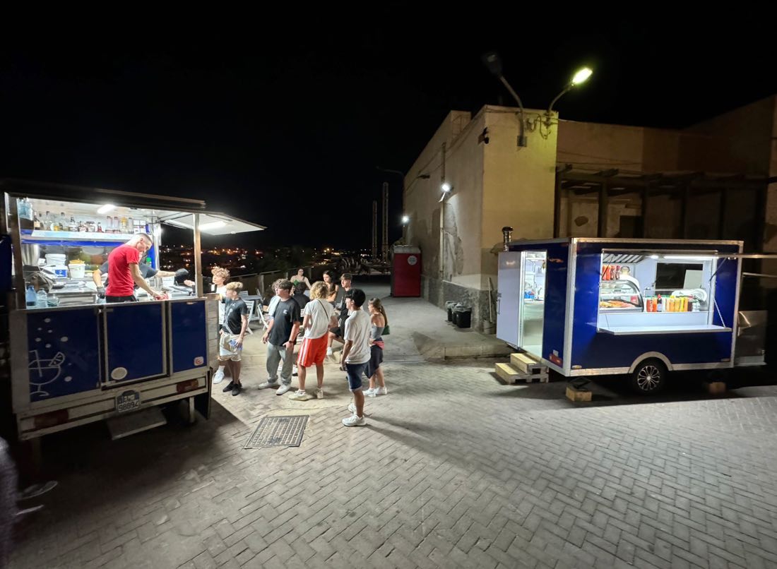 L’ApeRello: Street Food con Crêpes Dolci e Cocktail per Serate Indimenticabili — foto 2
