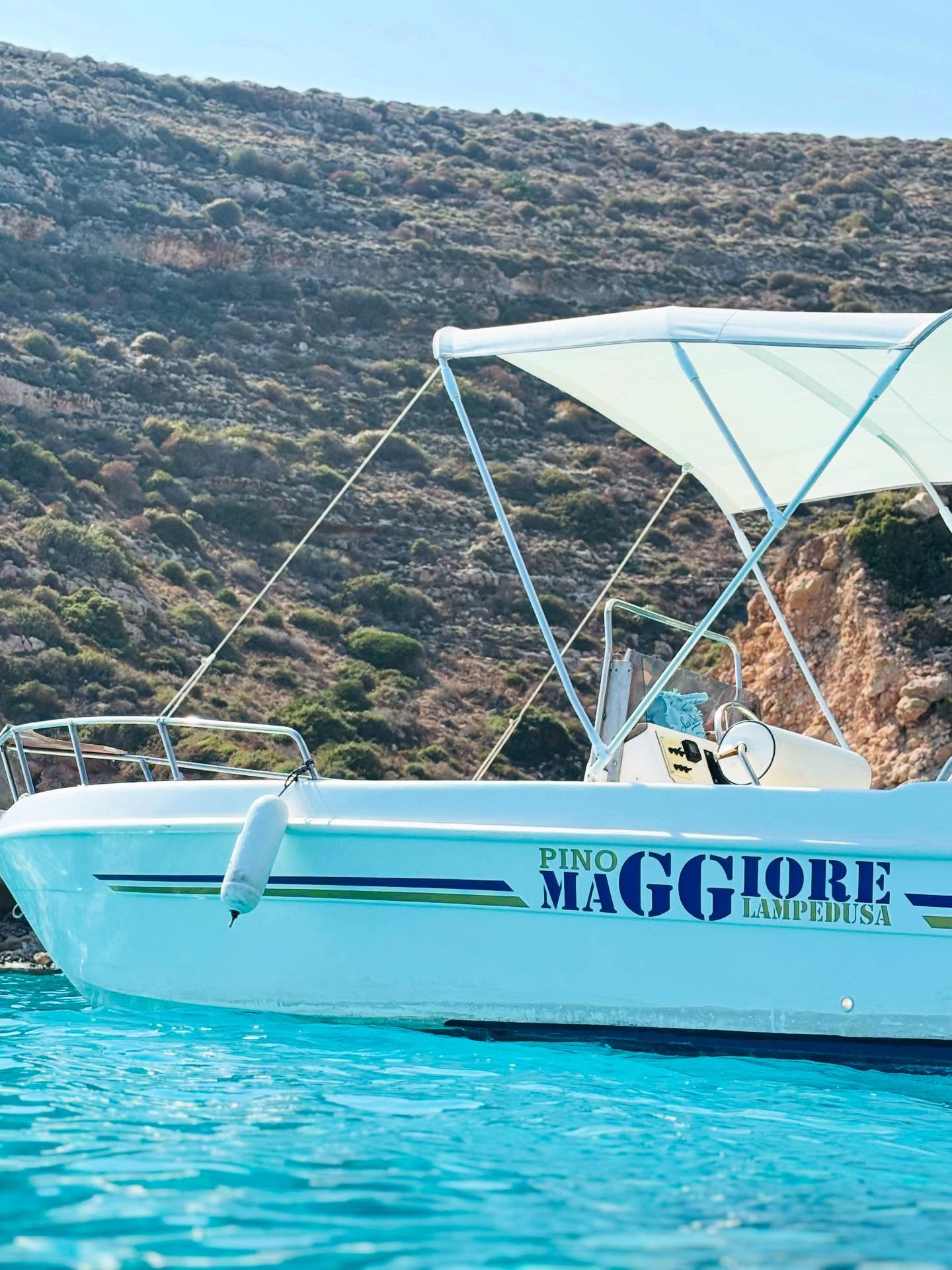 Scoprire Lampedusa dal mare con il Noleggio Barche Pino Maggiore — foto 8