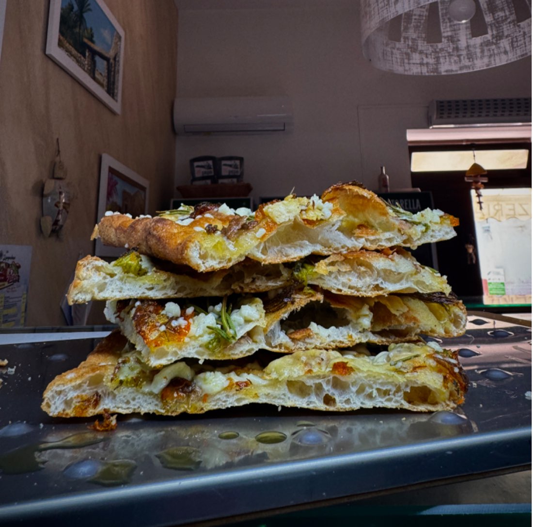 Papadoc – la Pizzeria a Taglio Romana più a Sud d’Europa — foto 7
