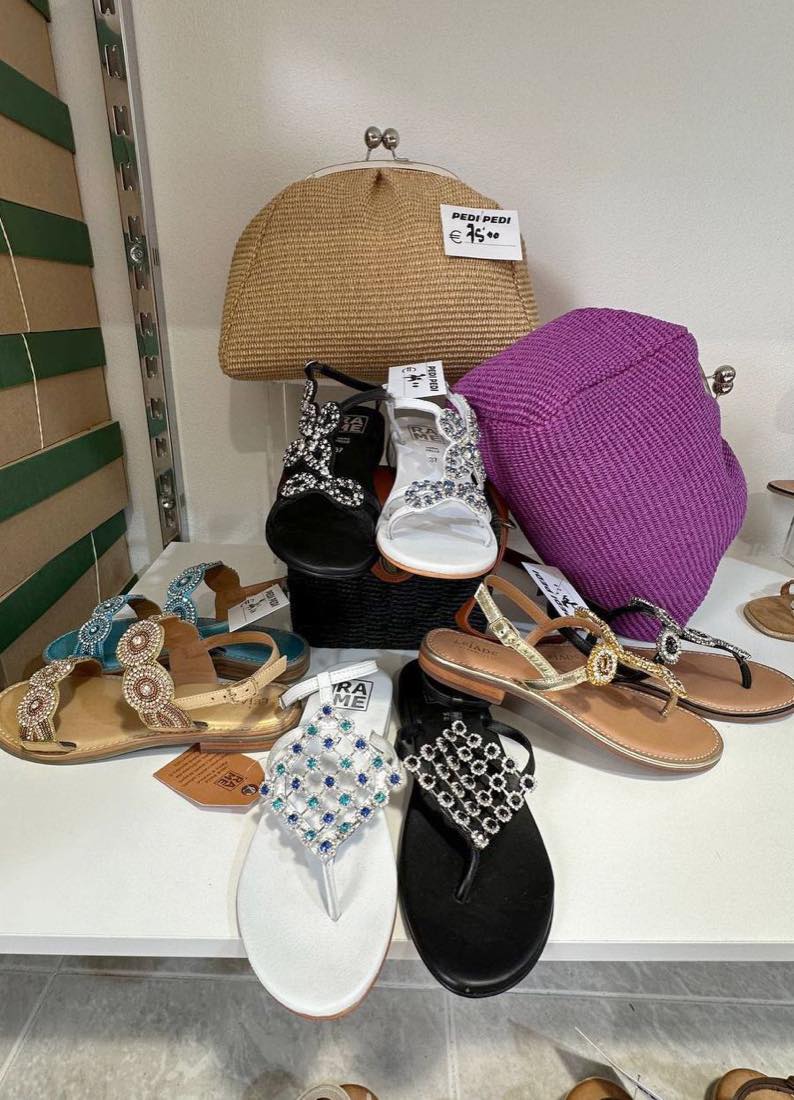 Pedi Pedi Calzature e Abiti – Dove la Moda Incontra il Sole — foto 8