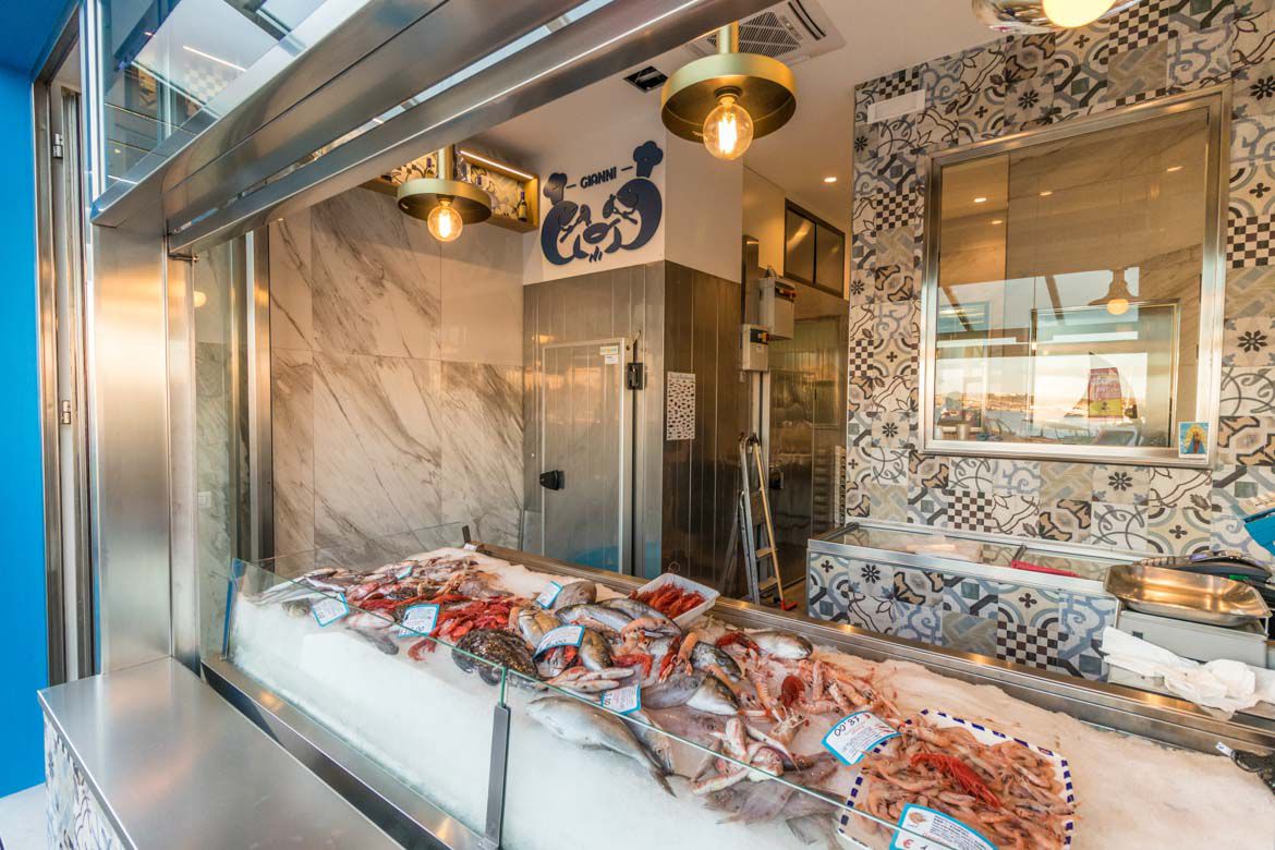 Pescheria Gastronomica Gianni: il cuore autentico del gusto al Porto Nuovo di Lampedusa — foto 3