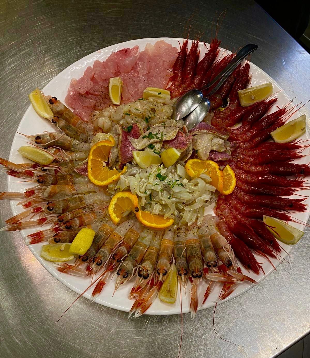 Pescheria Gastronomica Gianni: il cuore autentico del gusto al Porto Nuovo di Lampedusa — foto 5