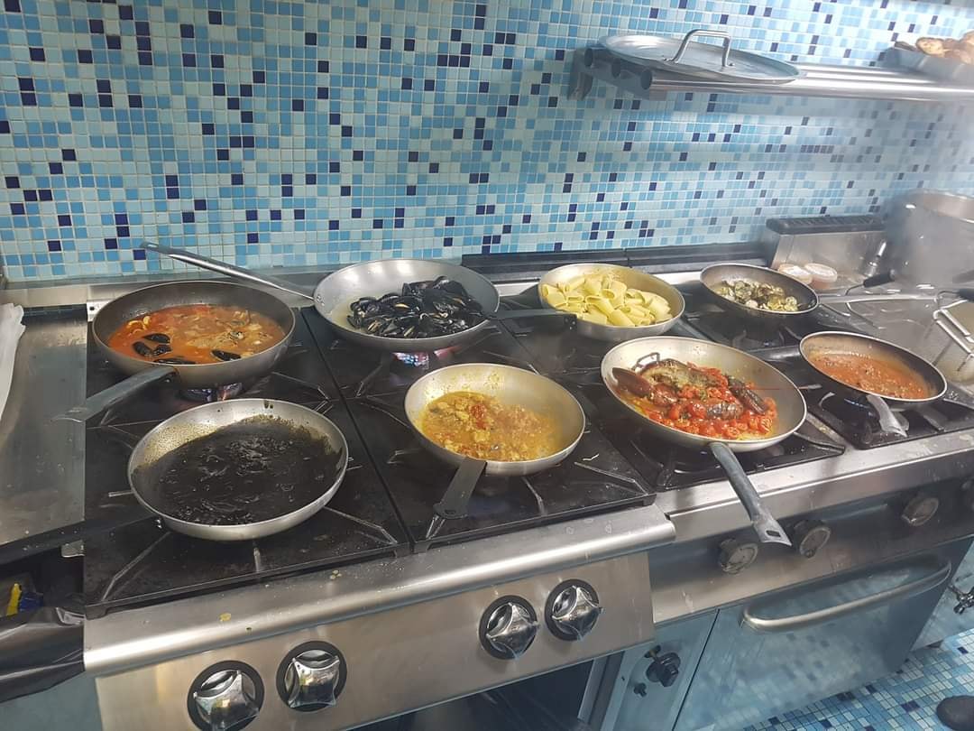Mercatino del Pesce di Lampedusa: tra pescheria, ristorante e tradizione locale — foto 12