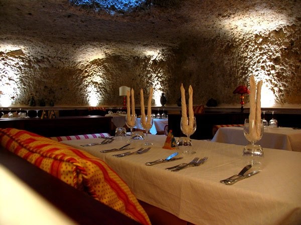 Mille e una Notte a Lampedusa: gusto, eleganza e la magia della Grotta di Alibabà — foto 2