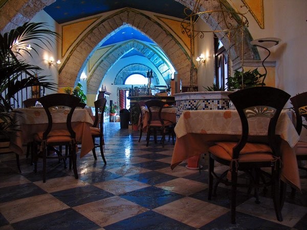 Mille e una Notte a Lampedusa: gusto, eleganza e la magia della Grotta di Alibabà — foto 6