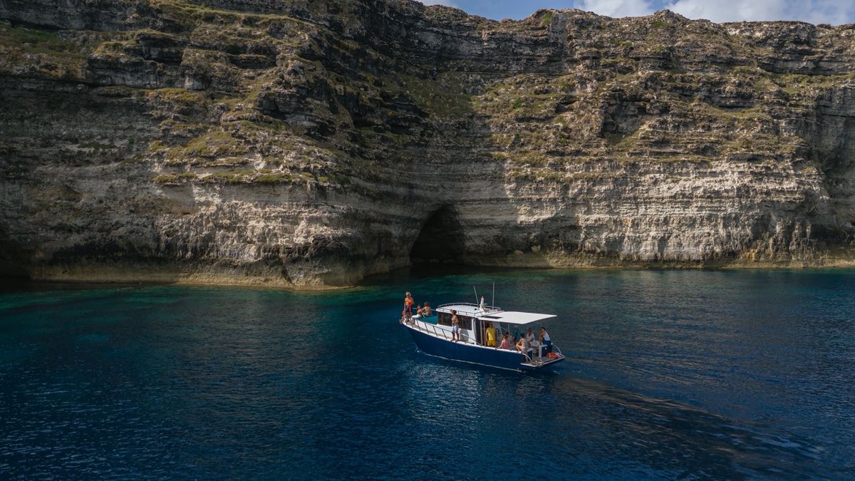 A Bordo della Shabek scopri la Magia di Lampedusa