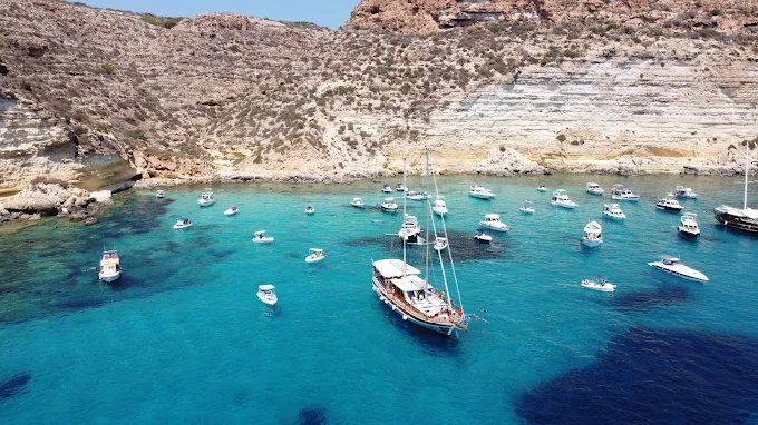 Caicco Silver Star 2: vivere Lampedusa dal mare tra comfort, eleganza e sapori autentici