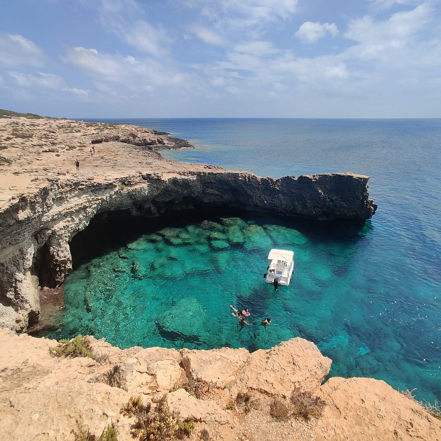 Piccoli gruppi, grandi emozioni: vivi Lampedusa con la barca Smith
