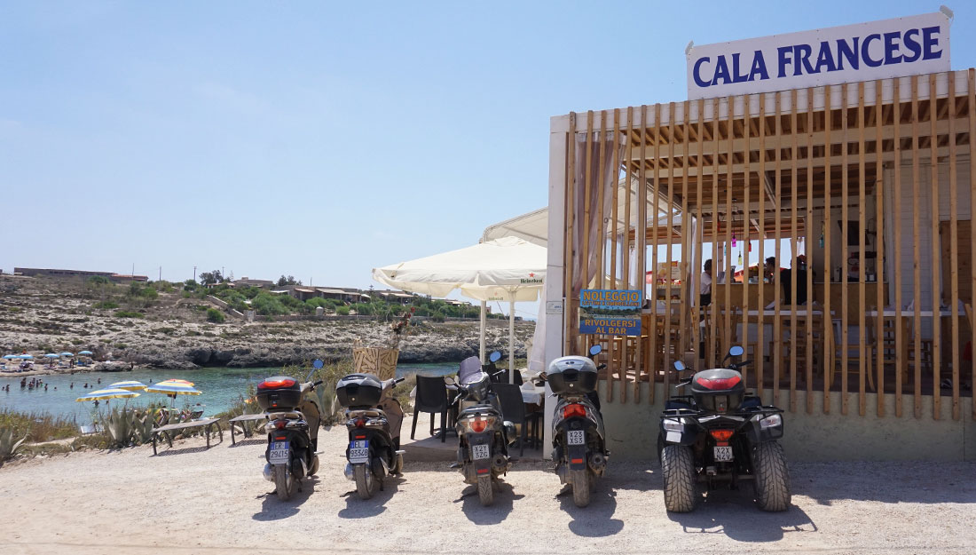In spiaggia a Cala Francese da Gerry