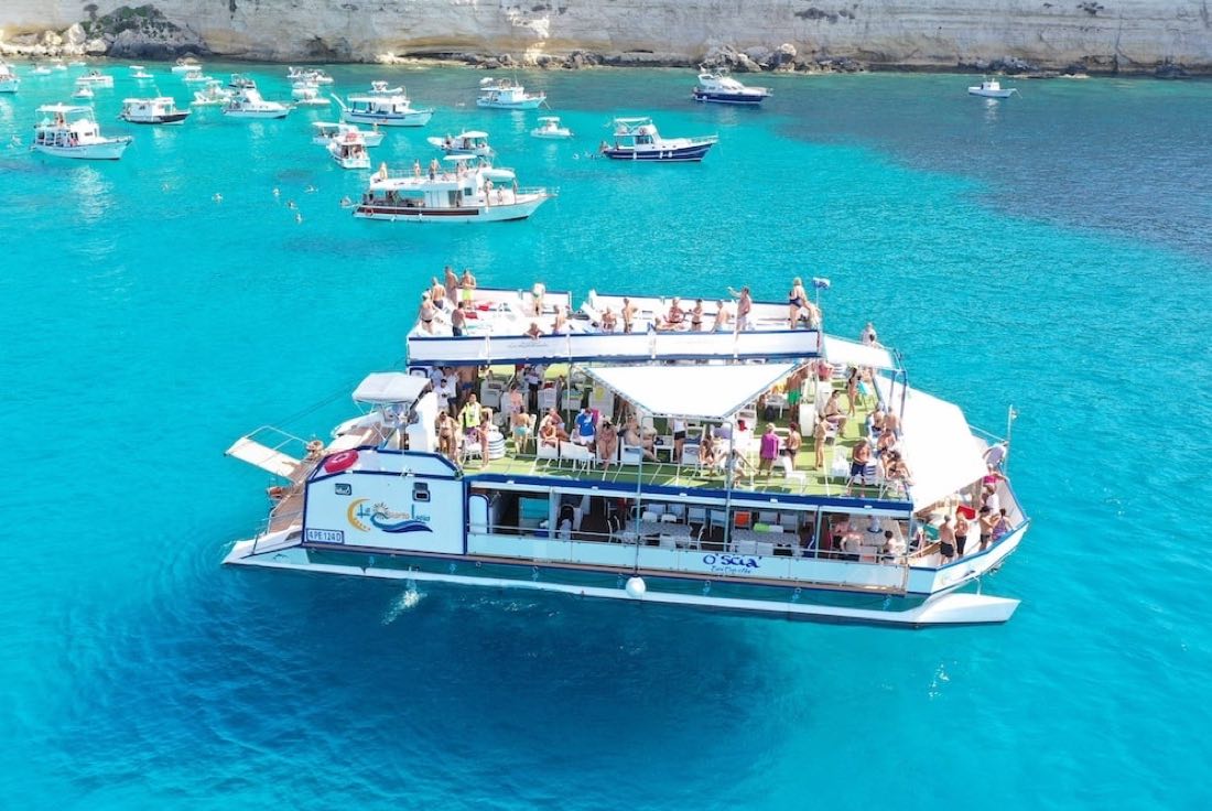 La Quarta Isola, Vivere l’Isola su un Pentamarano