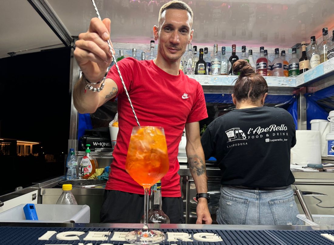 L’ApeRello: Street Food con Crêpes Dolci e Cocktail per Serate Indimenticabili