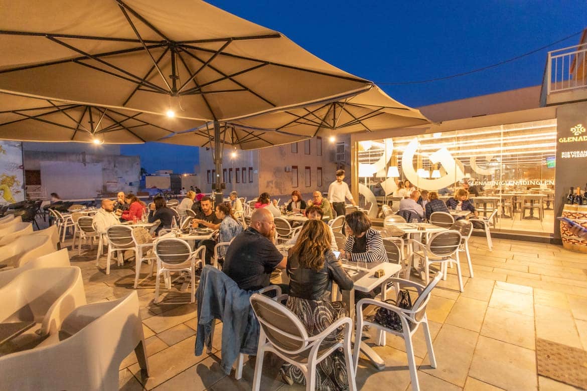 Glenadin: ristorante, pizzeria e pub che anima le notti di Lampedusa